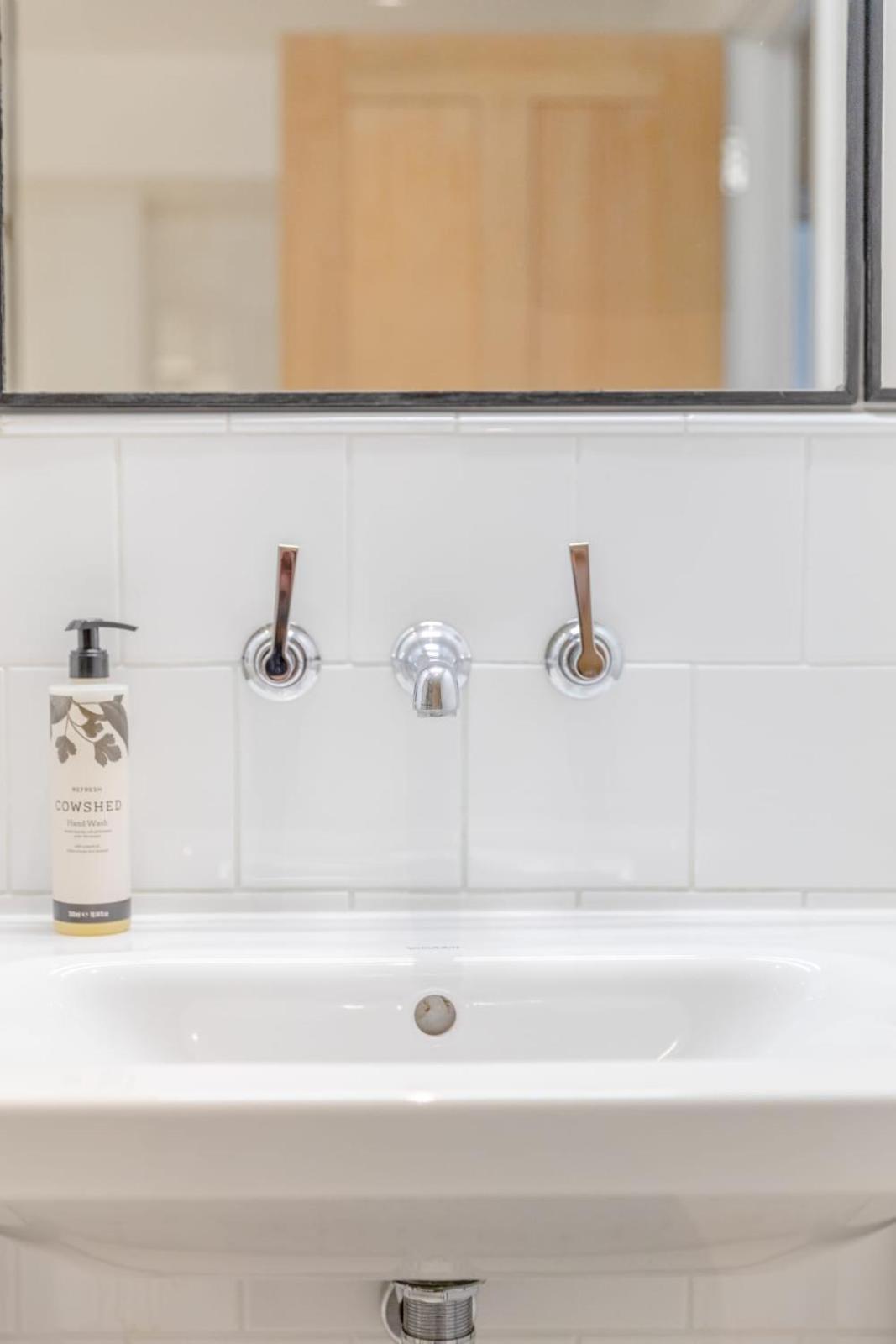 Sleek & Stylish 2bd Flat - Warren Street * Londres