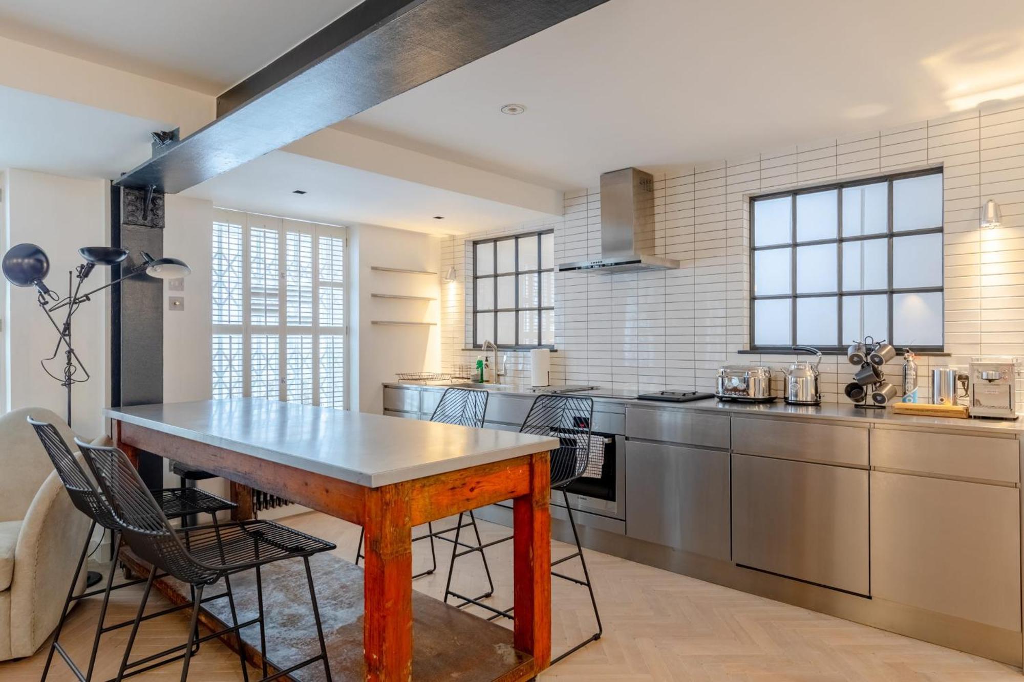 Sleek & Stylish 2bd Flat - Warren Street Apartamento