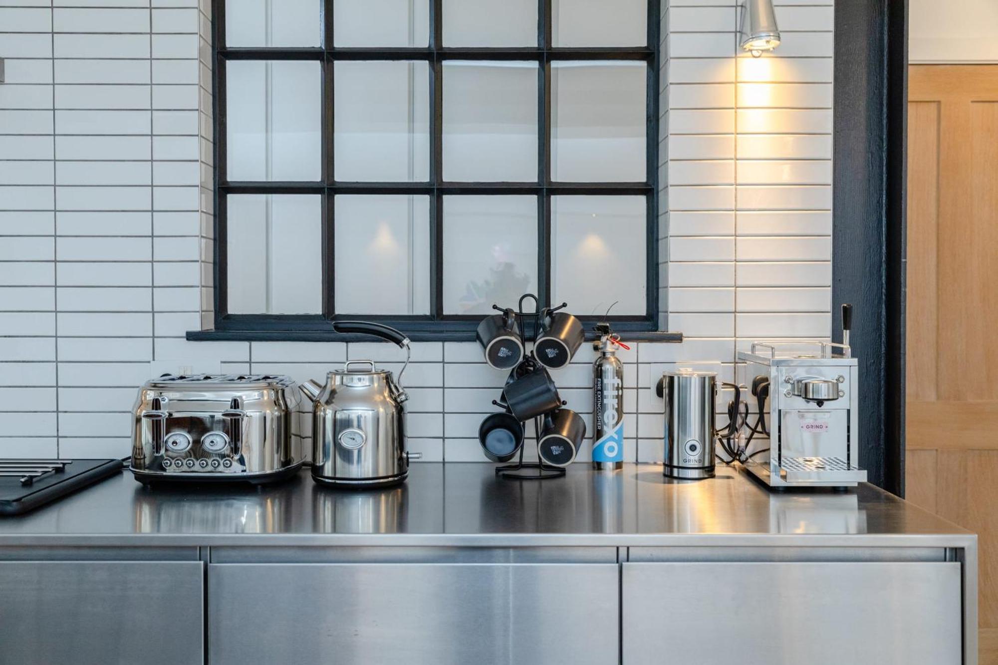 Sleek & Stylish 2bd Flat - Warren Street Apartamento Londres