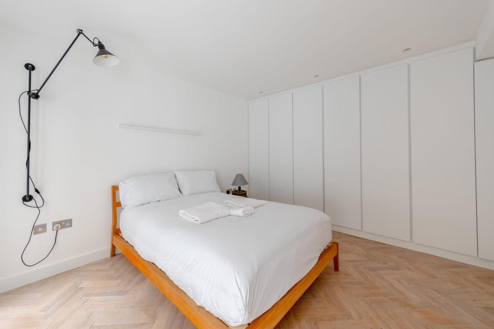 Sleek & Stylish 2bd Flat - Warren Street Apartamento