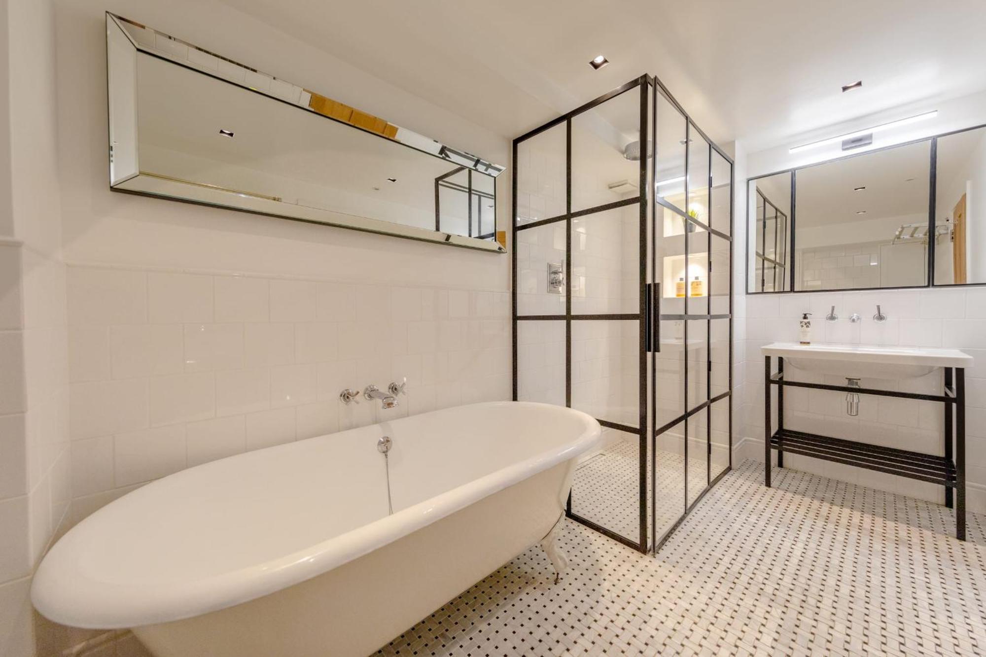 Sleek & Stylish 2bd Flat - Warren Street Londres