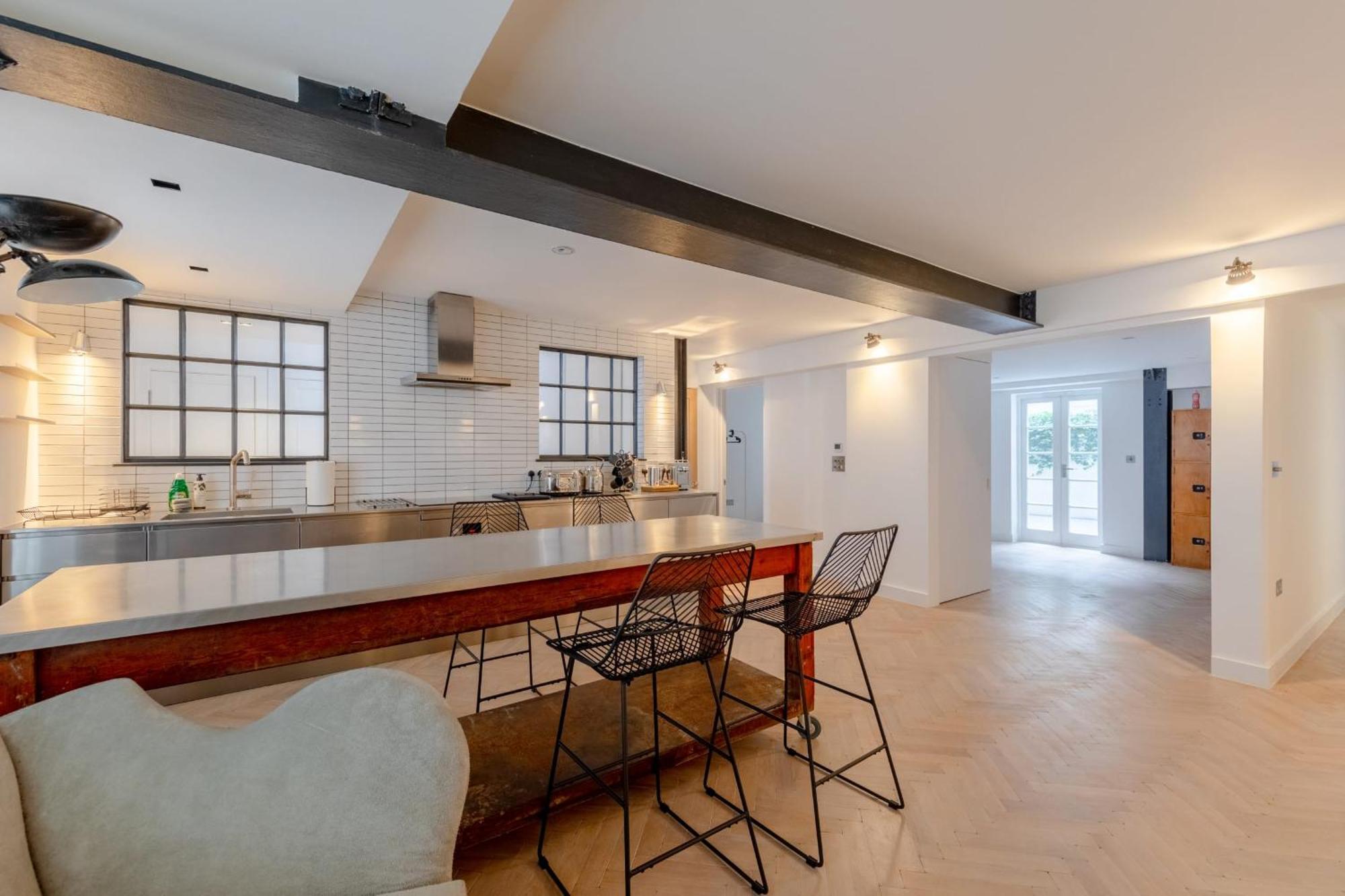 Sleek & Stylish 2bd Flat - Warren Street Londres