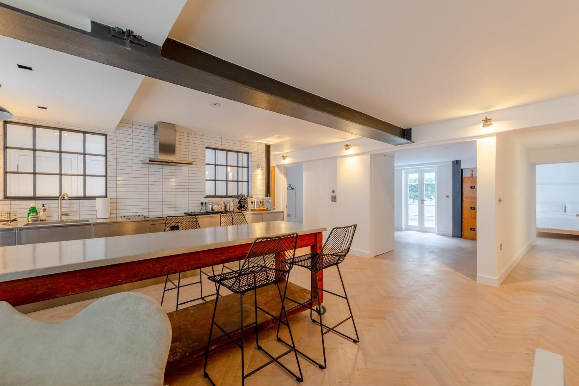 Sleek & Stylish 2bd Flat - Warren Street Apartamento